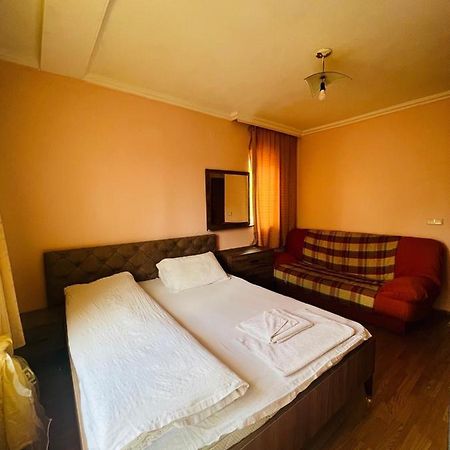 Guest House Velania Prisztina Zewnętrze zdjęcie