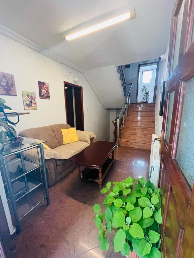 Guest House Velania Prisztina Zewnętrze zdjęcie