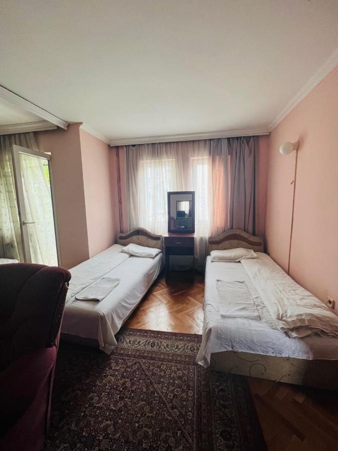Guest House Velania Prisztina Zewnętrze zdjęcie