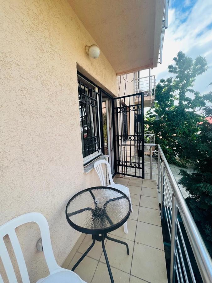 Guest House Velania Prisztina Zewnętrze zdjęcie