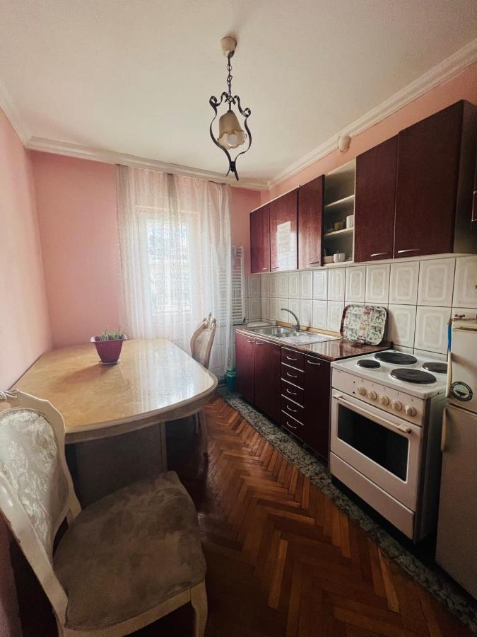 Guest House Velania Prisztina Zewnętrze zdjęcie