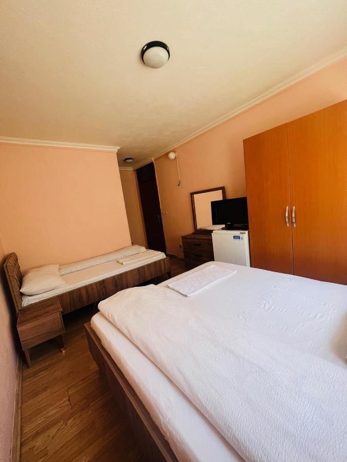 Guest House Velania Prisztina Zewnętrze zdjęcie