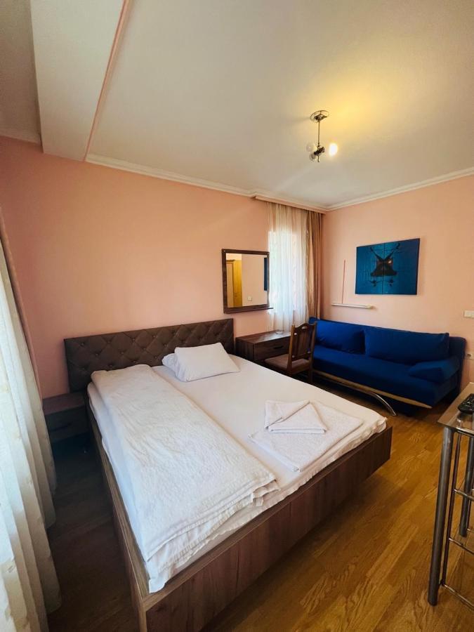 Guest House Velania Prisztina Zewnętrze zdjęcie